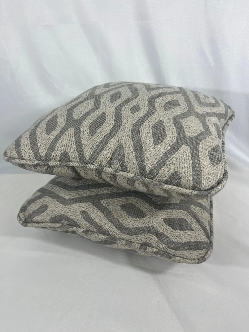 2 Sunbrella Textured Geometric Accent Pillows 16” Square Gray/Cream